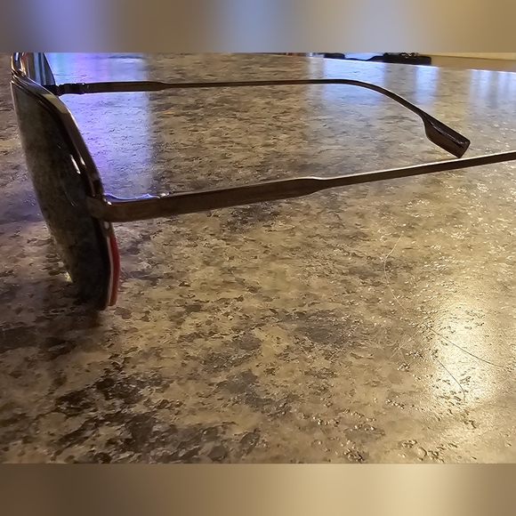 Burberry Sunglasses ***AUTHENTIC*** Great/Perfect Condition - Picture 3 of 11